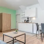 Barrier-Free: 2 Neighboring Apt. Ideal For Groups