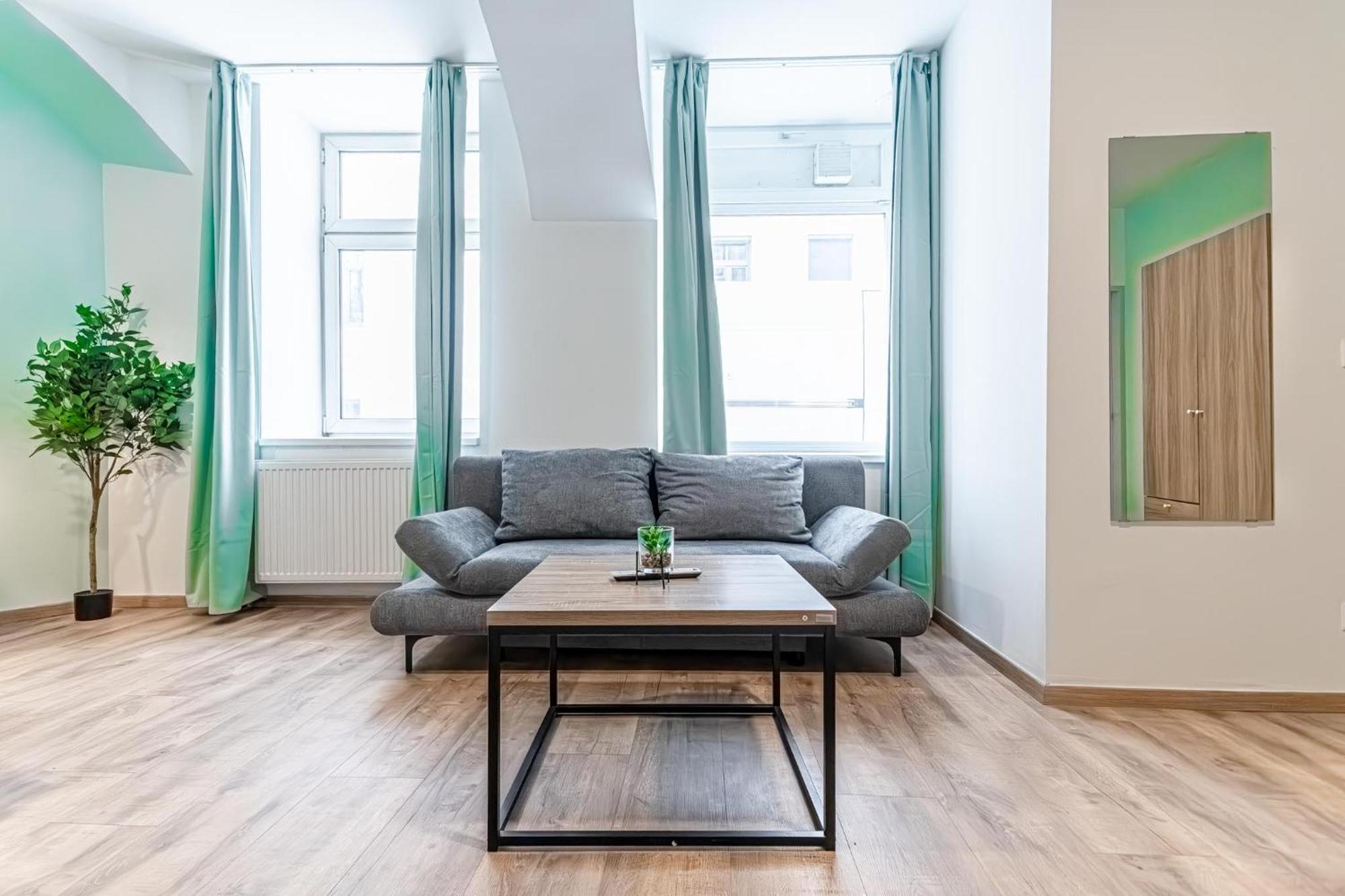 Barrier-free: 2 Neighboring Apt. Ideal For Groups