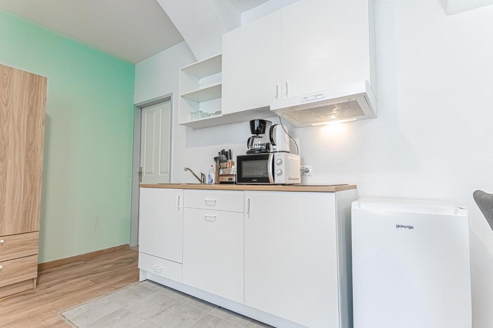 Barrier-free: 2 Neighboring Apt. Ideal For Groups *