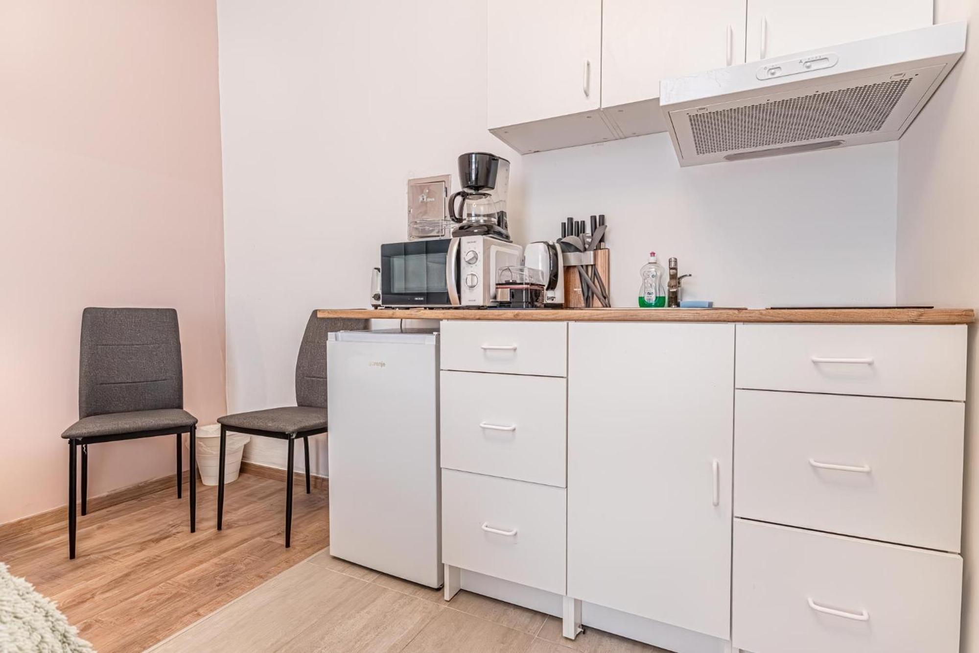 Barrier-free: 2 Neighboring Apt. Ideal For Groups Apartment
