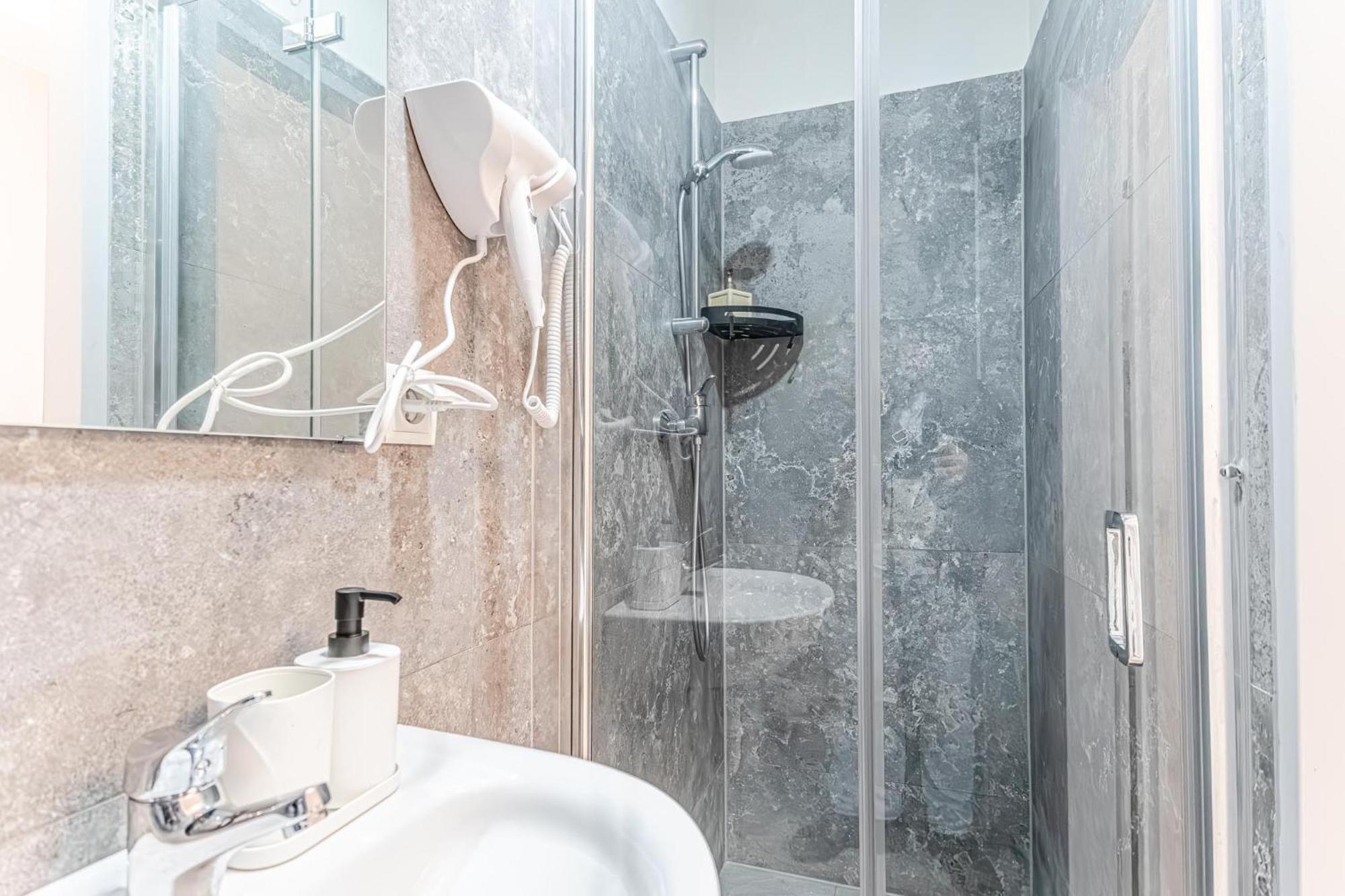 Barrier-free: 2 Neighboring Apt. Ideal For Groups * Wien