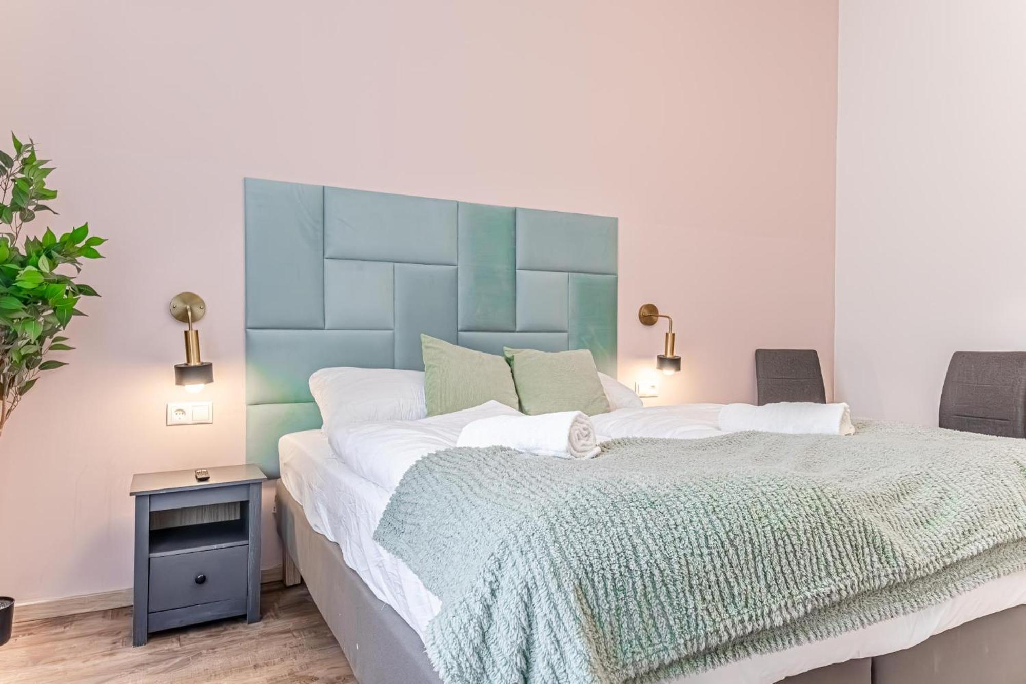 Apartment Barrier-free: 2 Neighboring Apt. Ideal For Groups