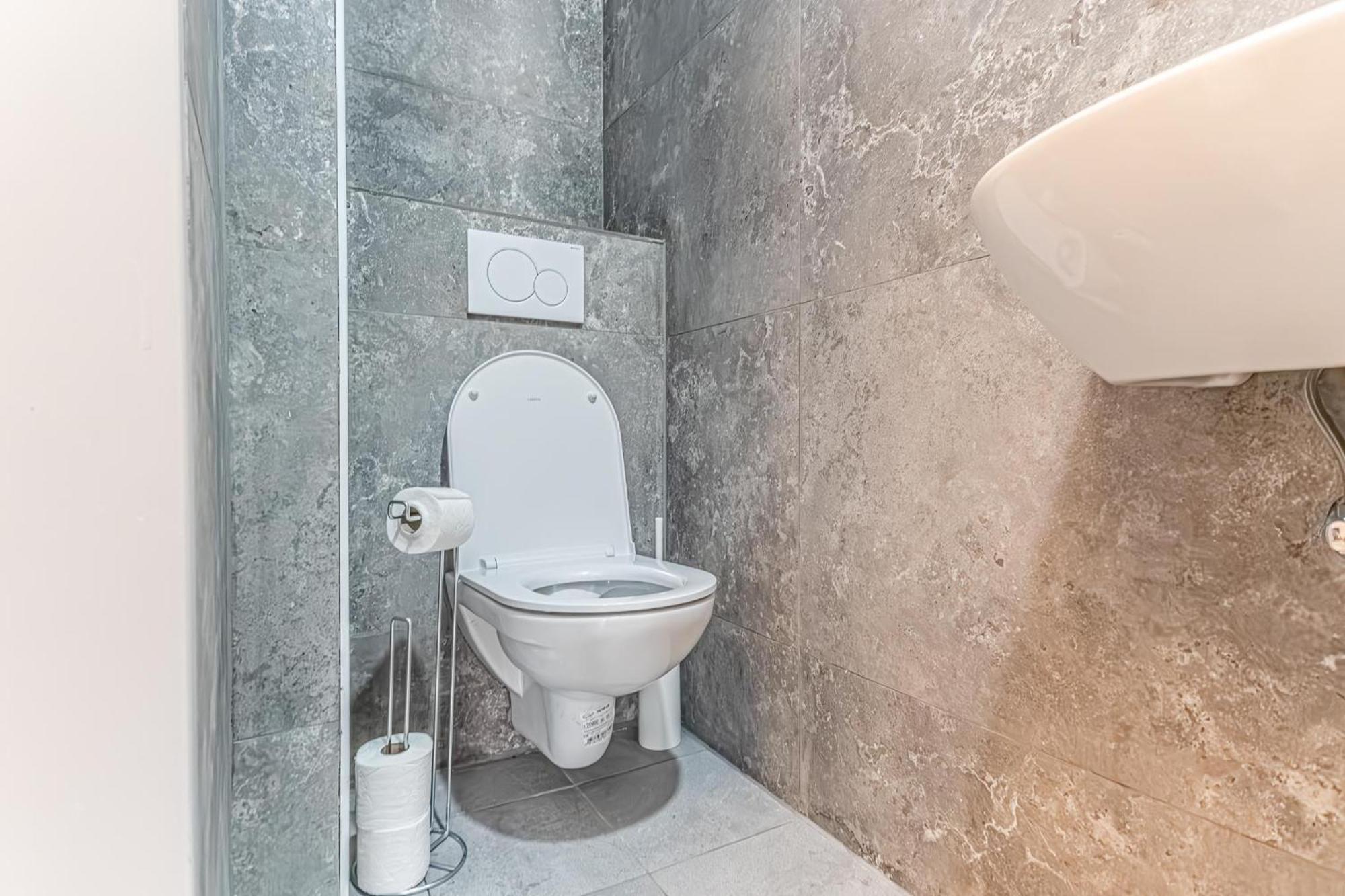 Barrier-free: 2 Neighboring Apt. Ideal For Groups Apartment